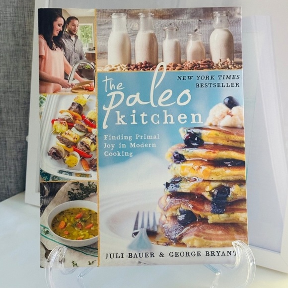 The Paleo Kitchen Cookbook by Juli Bauer & George Bryant - Picture 1 of 7